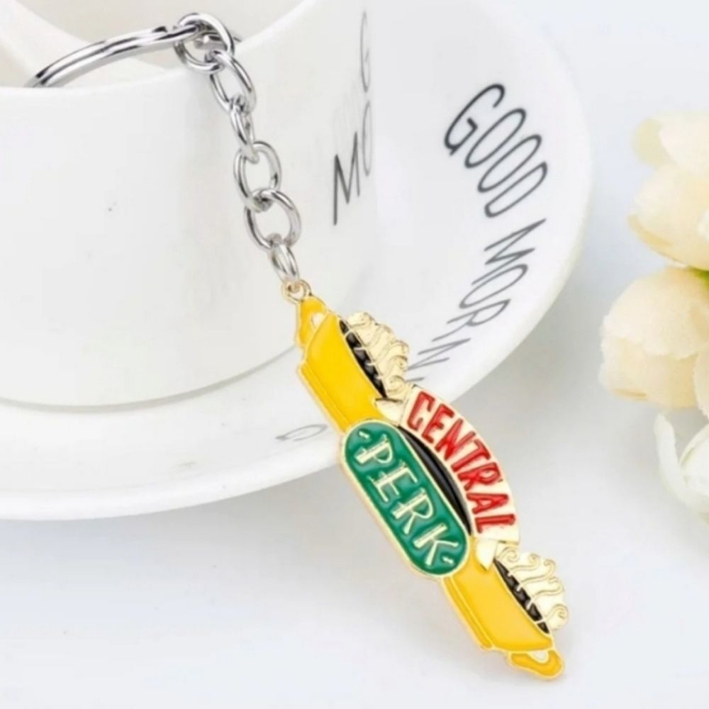 💕 $6 Bundled F•R•I•E•N•D•S CENTRAL PERK KEYCHAIN
